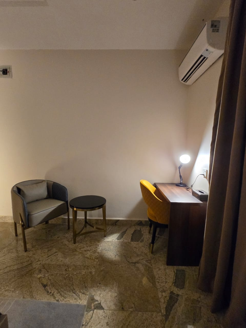 Comfort Room with Courtyard View — photo 1