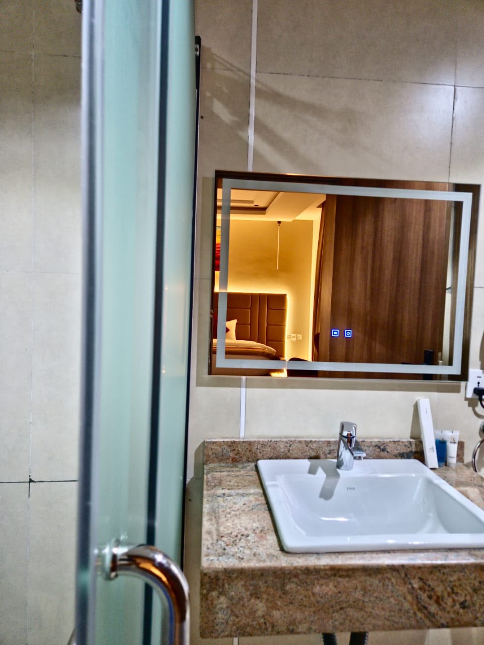 Executive Room with Balcony and City View — photo 1